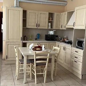 https://casa-mimi-arsago-seprio.italymilanhotels.net
