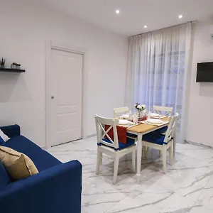 https://rosaroll-57.hotels-amalfi.com